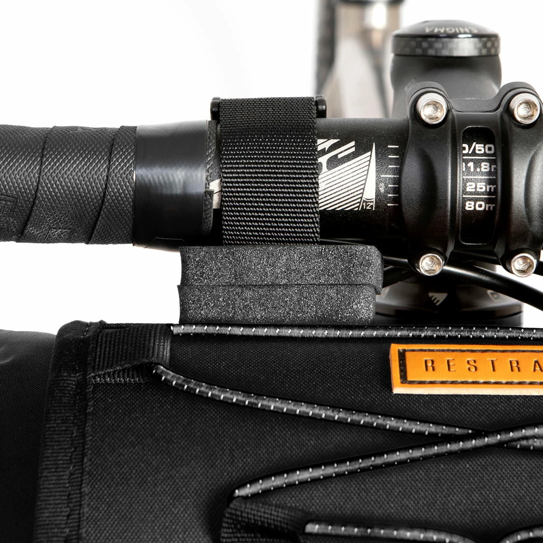 Restrap Bar Bag Gepäckrolle - 14 L - Schwarz – Bild 6