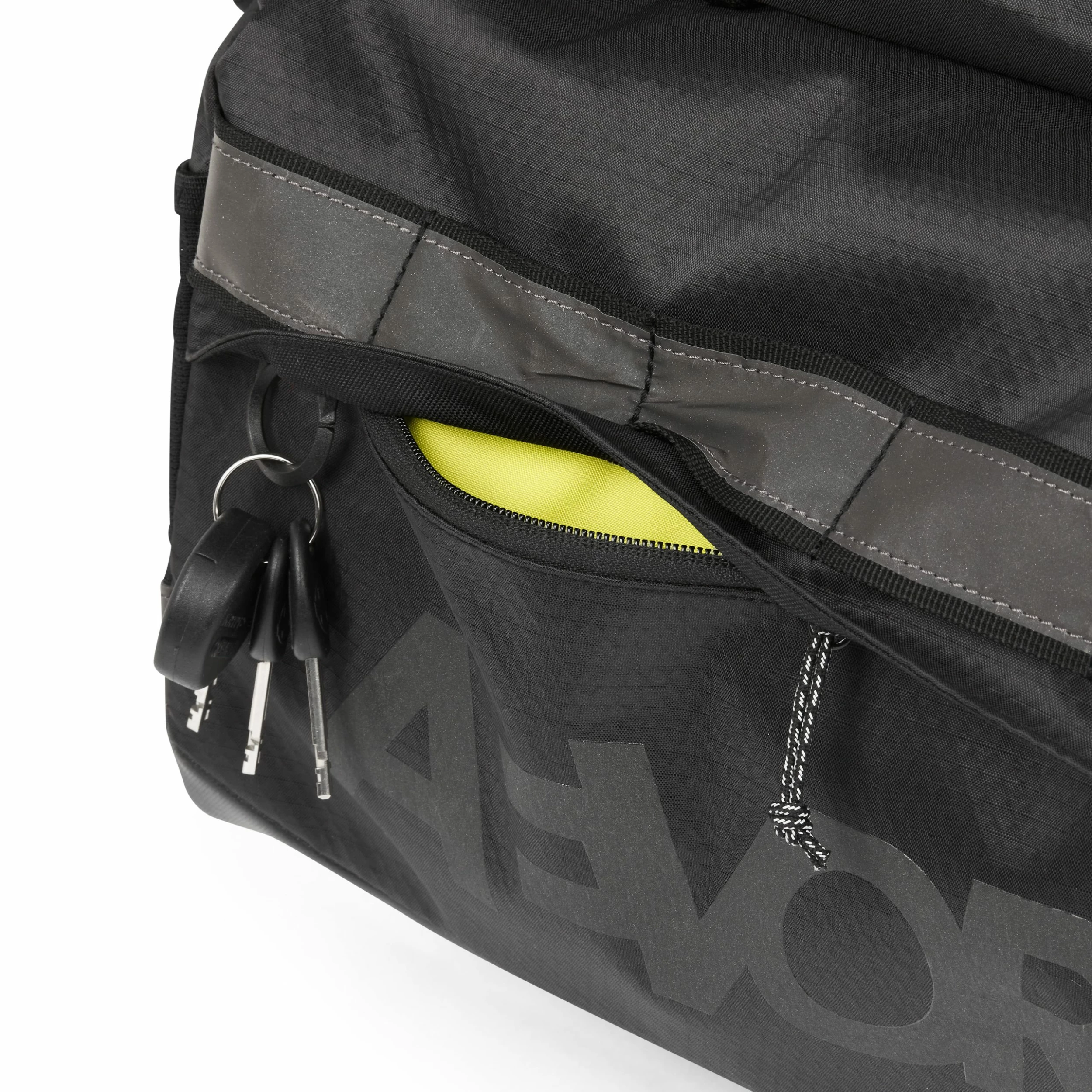 AEVOR Triple Bike Bag - Proof Black – Bild 6